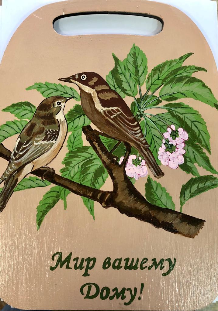 Доска сувенирная "Мир вашему дому" Птицы в саду торл